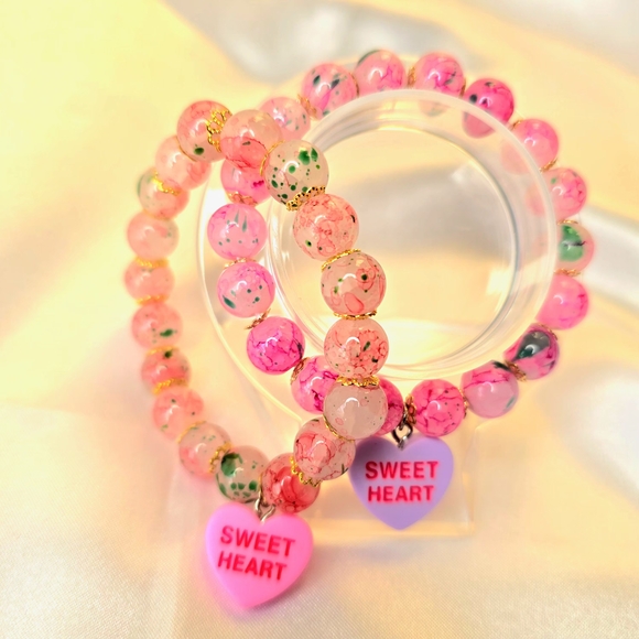 2 Pcs. Pink Beaded Bracelets with Sweet Heart Charm - Picture 4 of 5